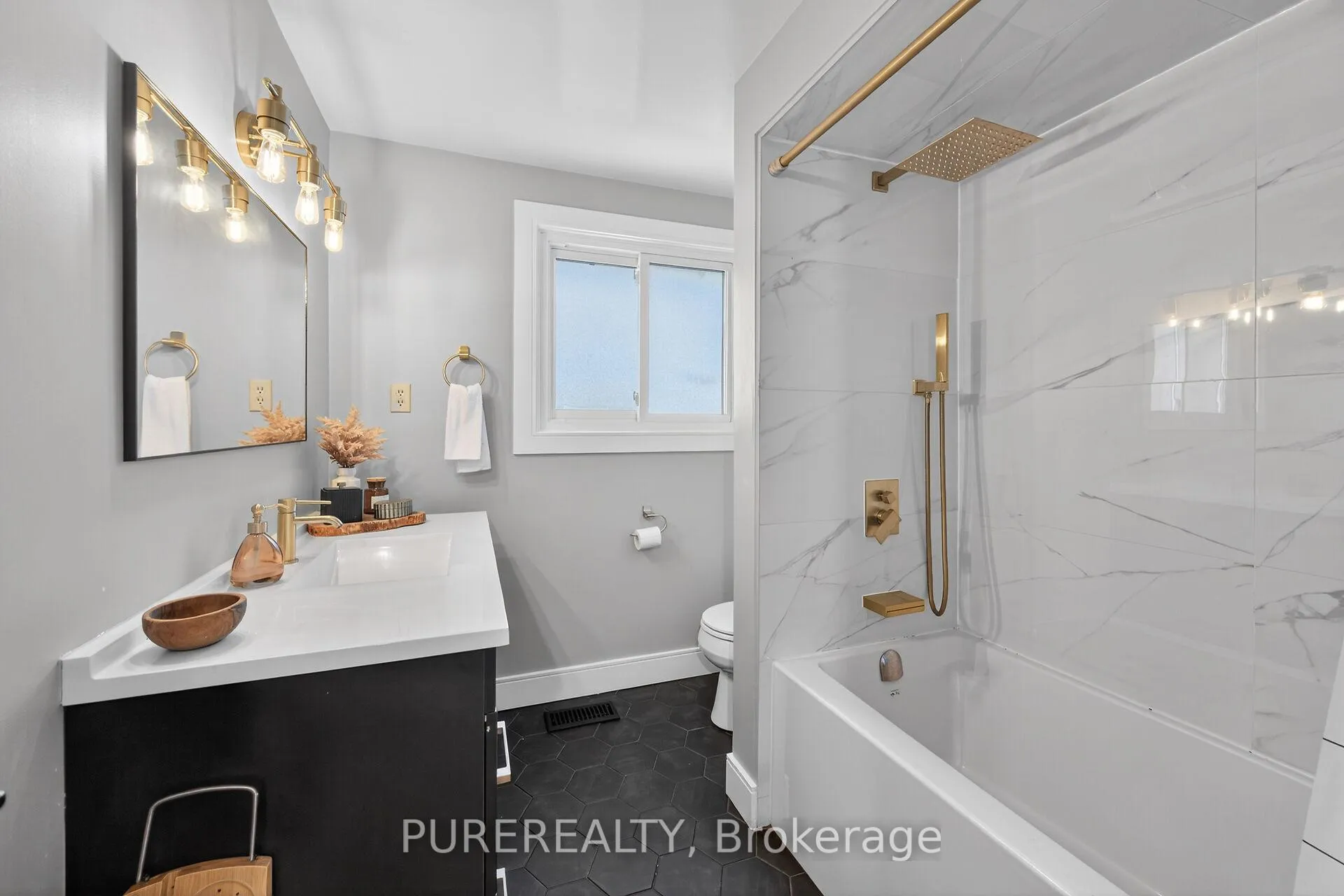 Photo 22 of 23 Duchess Court, Hamilton, Kentley — HOMEH