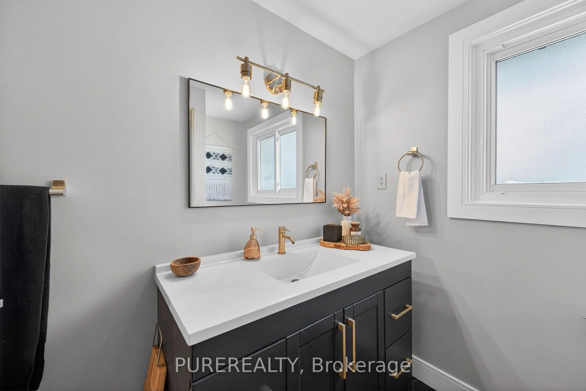 Photo 23 of 23 Duchess Court, Hamilton, Kentley — HOMEH