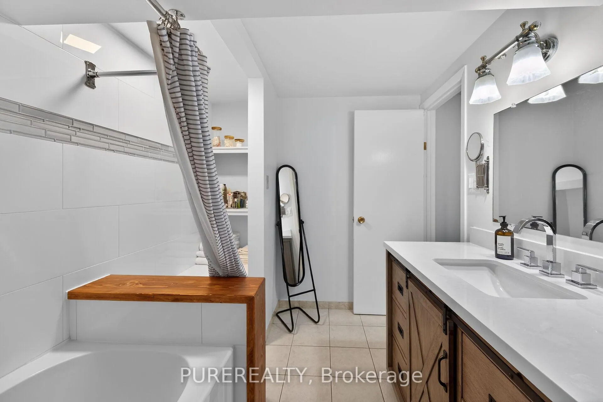 Photo 32 of 23 Duchess Court, Hamilton, Kentley — HOMEH