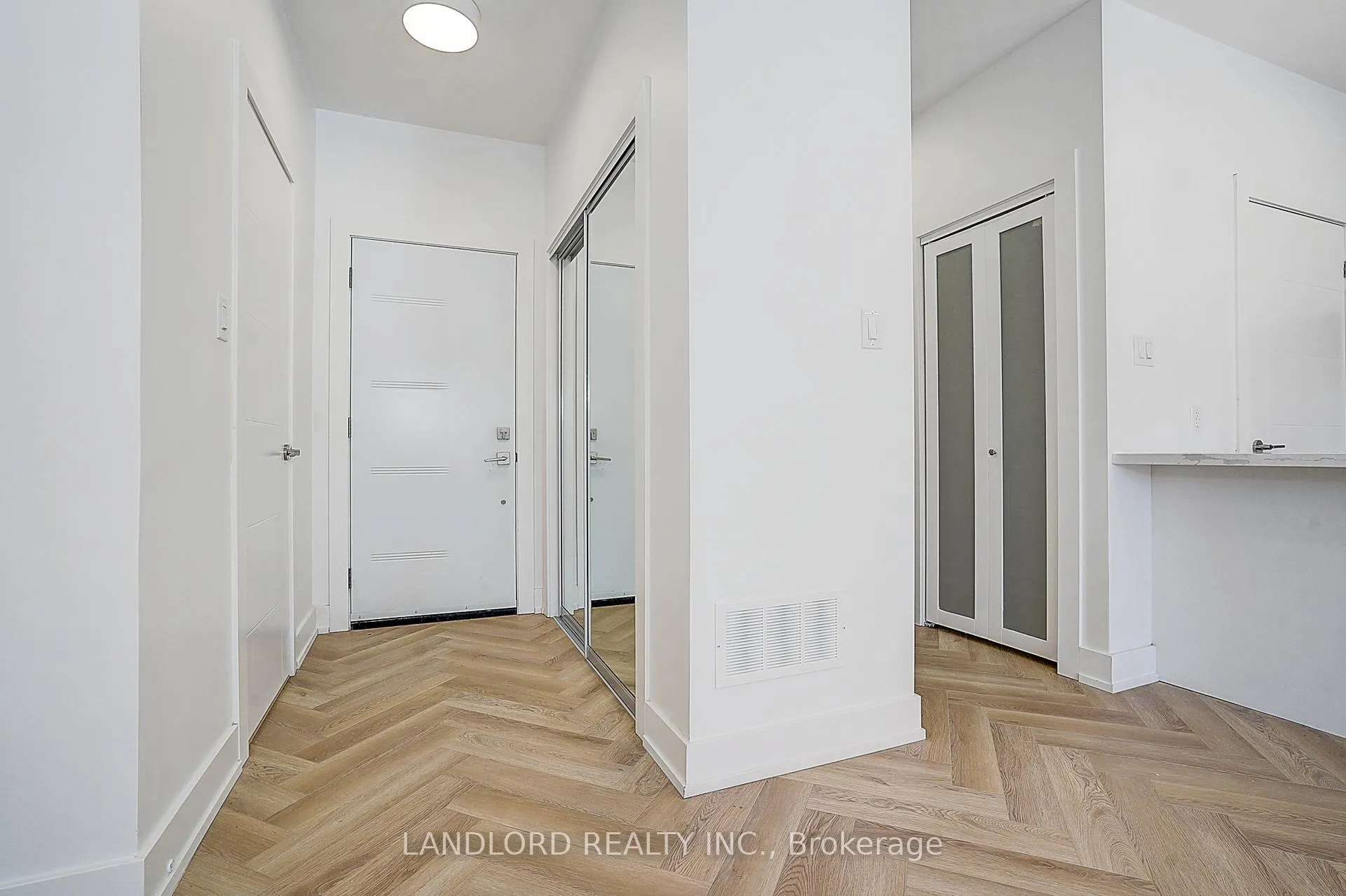 Photo 10 of Unit 1, 1146 Broadview Avenue, Toronto, Broadview North — HOMEH