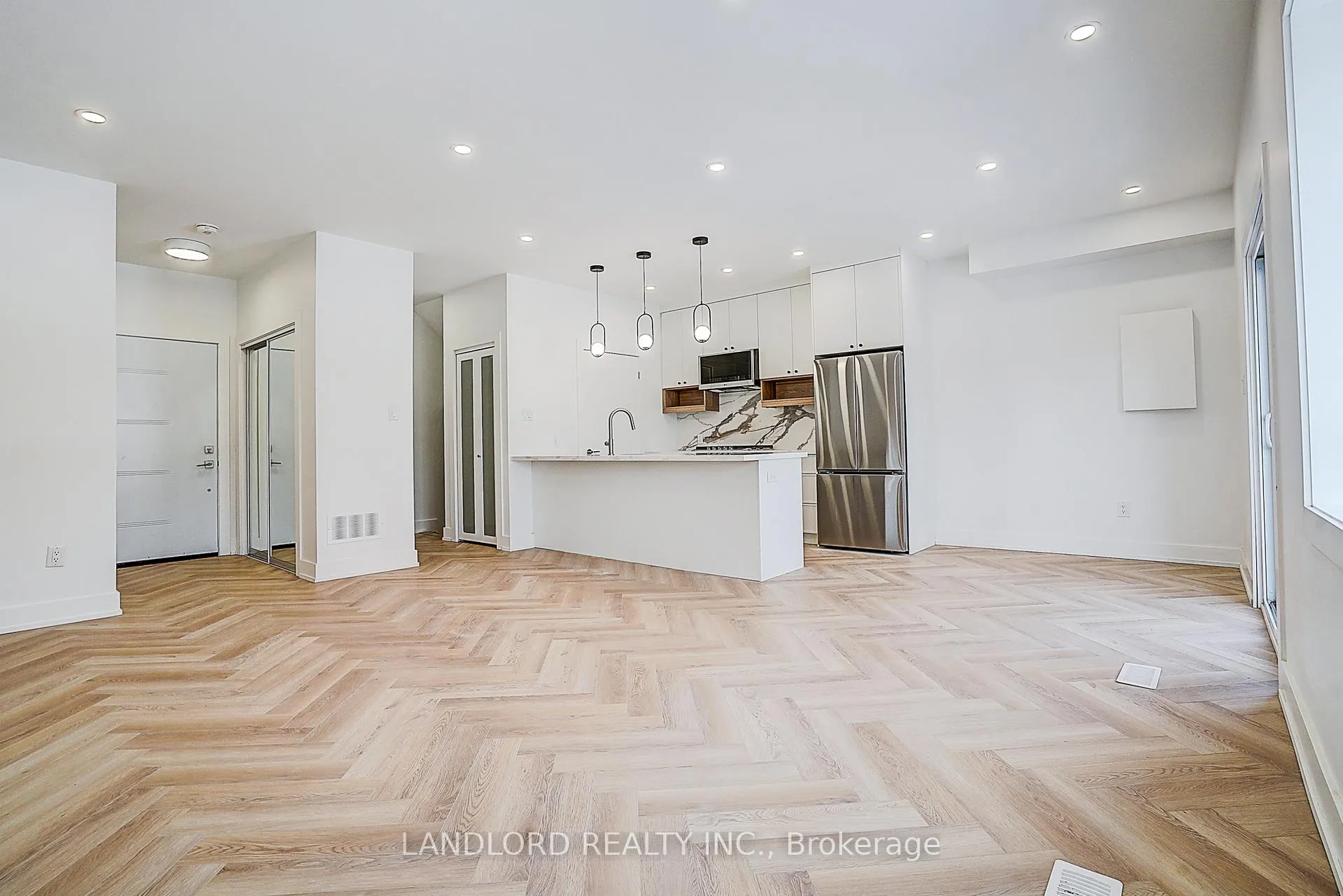Photo 15 of Unit 1, 1146 Broadview Avenue, Toronto, Broadview North — HOMEH