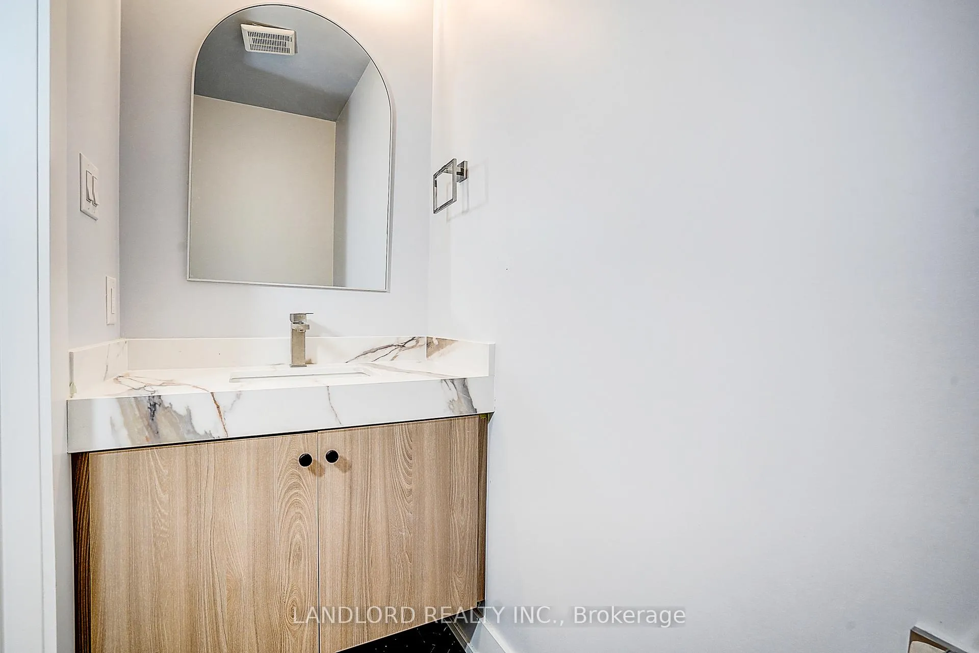 Photo 31 of Unit 1, 1146 Broadview Avenue, Toronto, Broadview North — HOMEH