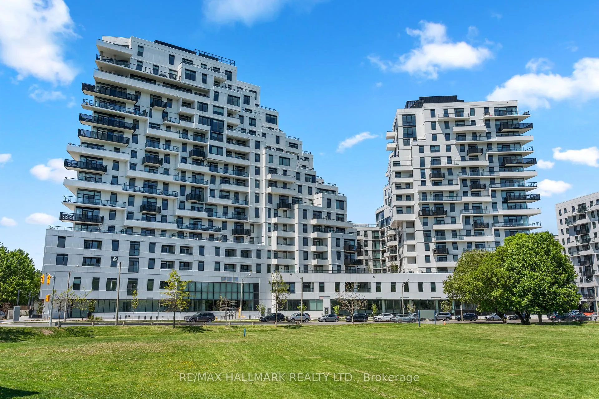 Photo 2 of Unit 801, 1050 Eastern Avenue, Toronto, The Beaches — HOMEH