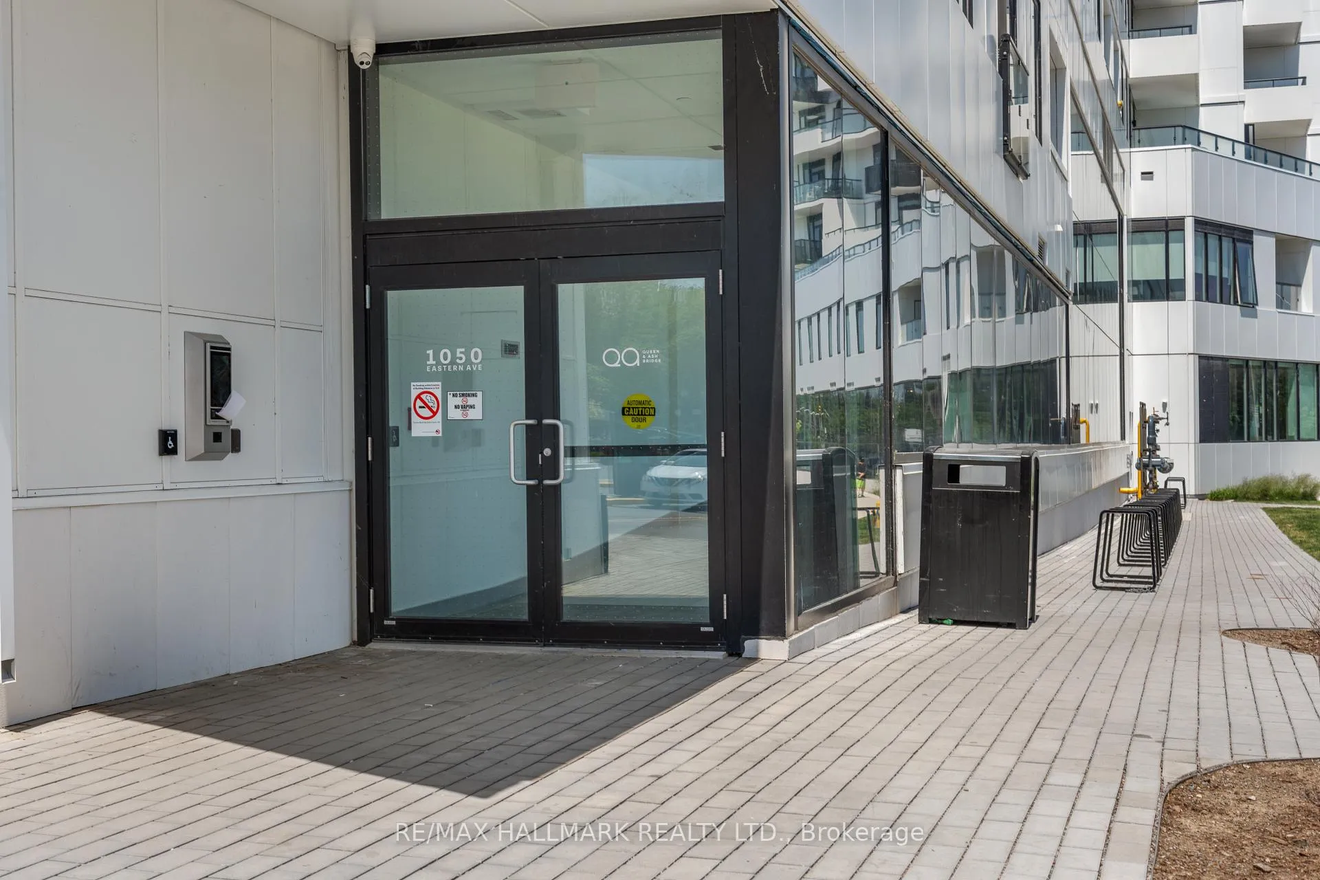 Photo 5 of Unit 801, 1050 Eastern Avenue, Toronto, The Beaches — HOMEH