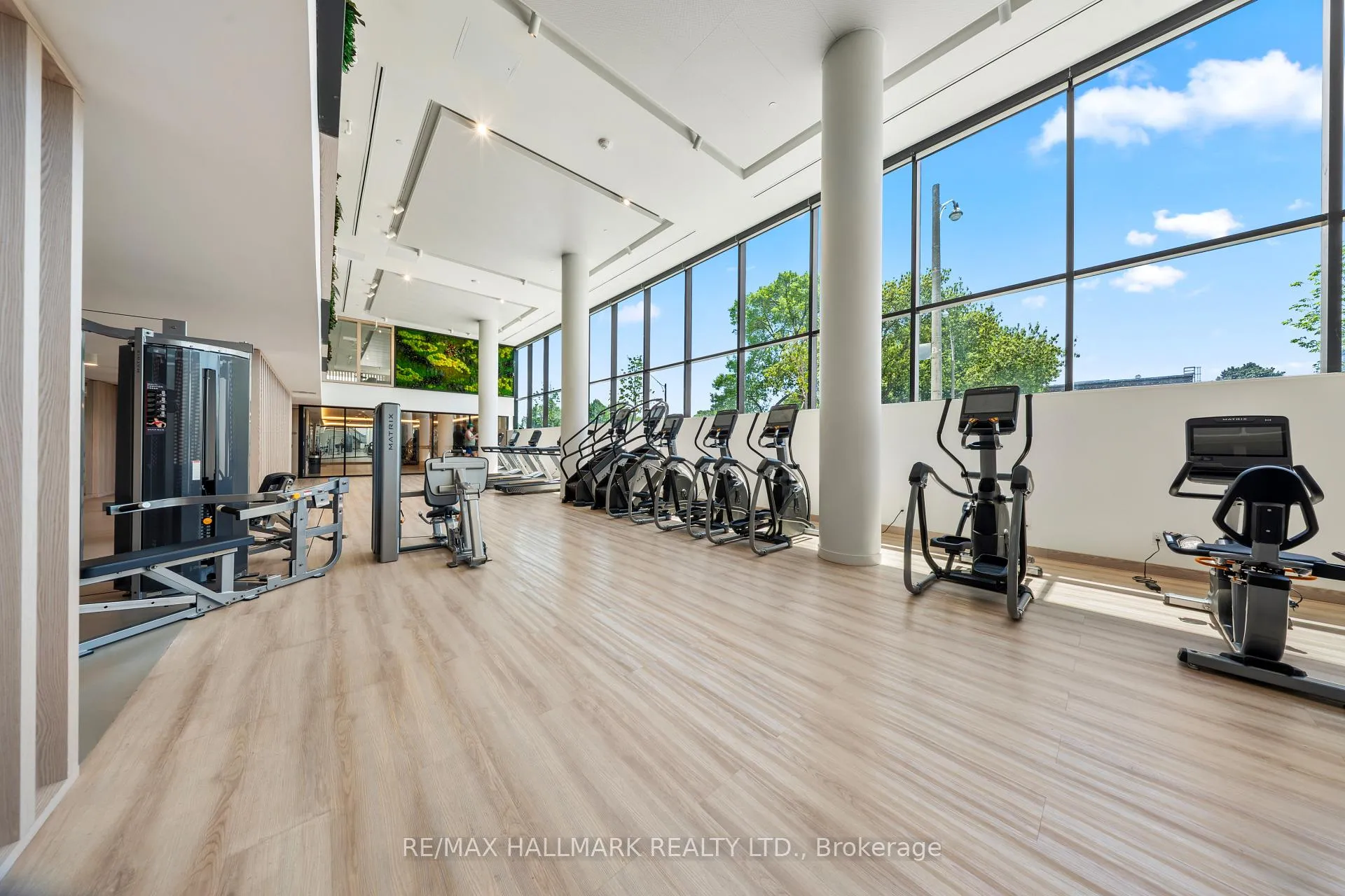 Photo 10 of Unit 801, 1050 Eastern Avenue, Toronto, The Beaches — HOMEH