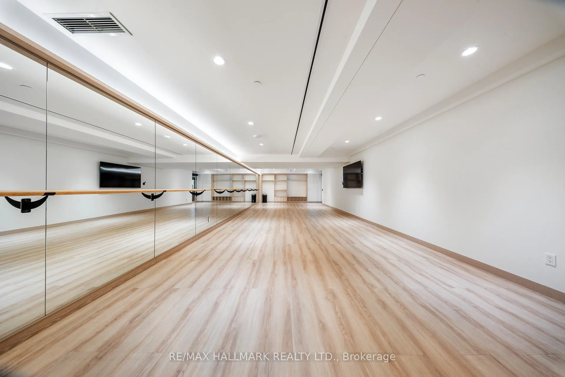 Photo 13 of Unit 801, 1050 Eastern Avenue, Toronto, The Beaches — HOMEH