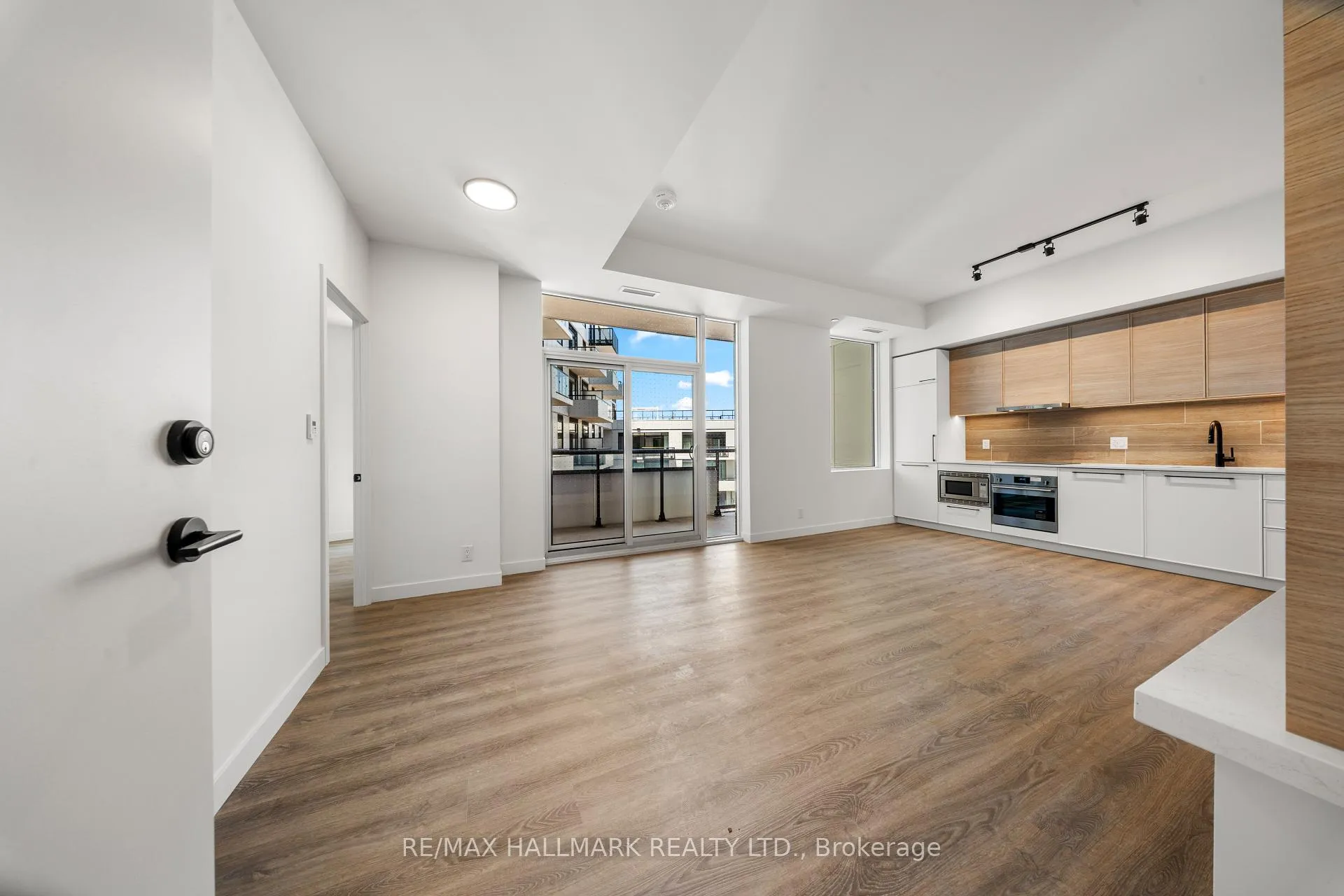 Photo 19 of Unit 801, 1050 Eastern Avenue, Toronto, The Beaches — HOMEH