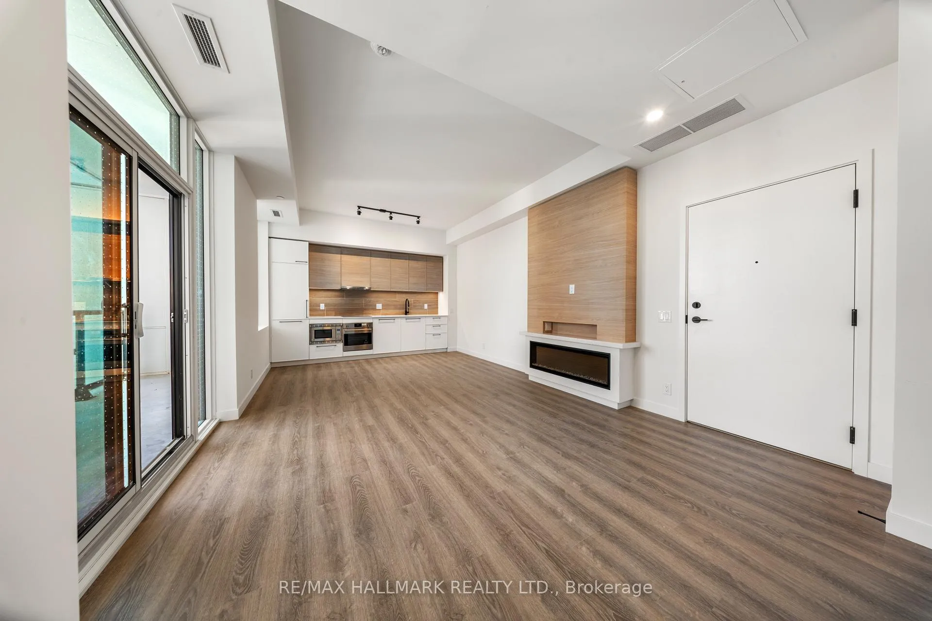 Photo 21 of Unit 801, 1050 Eastern Avenue, Toronto, The Beaches — HOMEH