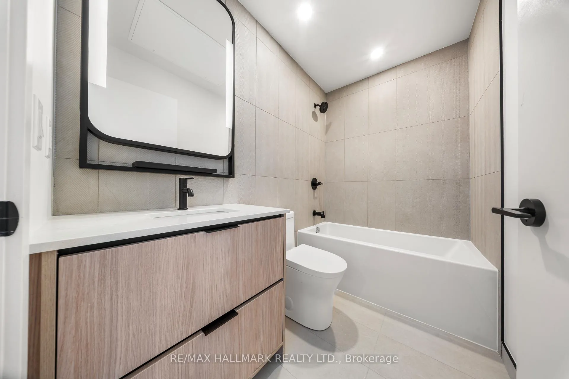 Photo 28 of Unit 801, 1050 Eastern Avenue, Toronto, The Beaches — HOMEH
