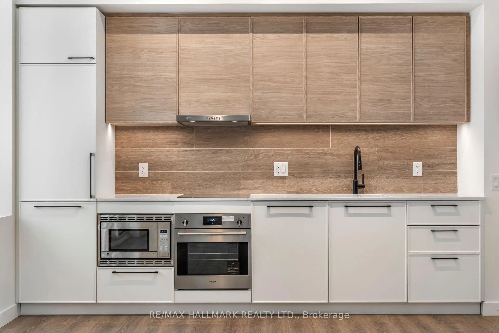 Photo 32 of Unit 801, 1050 Eastern Avenue, Toronto, The Beaches — HOMEH