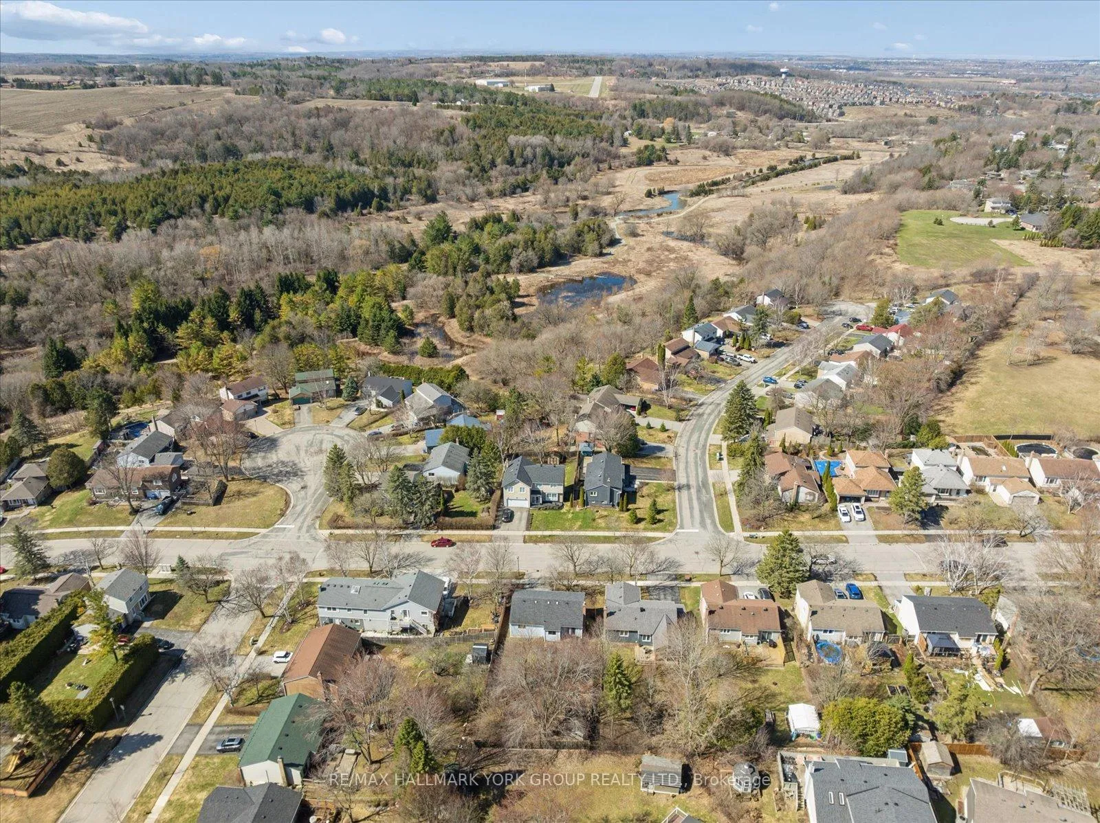 Photo 28 of 47 Holland River Boulevard, East Gwillimbury, Holland Landing — HOMEH