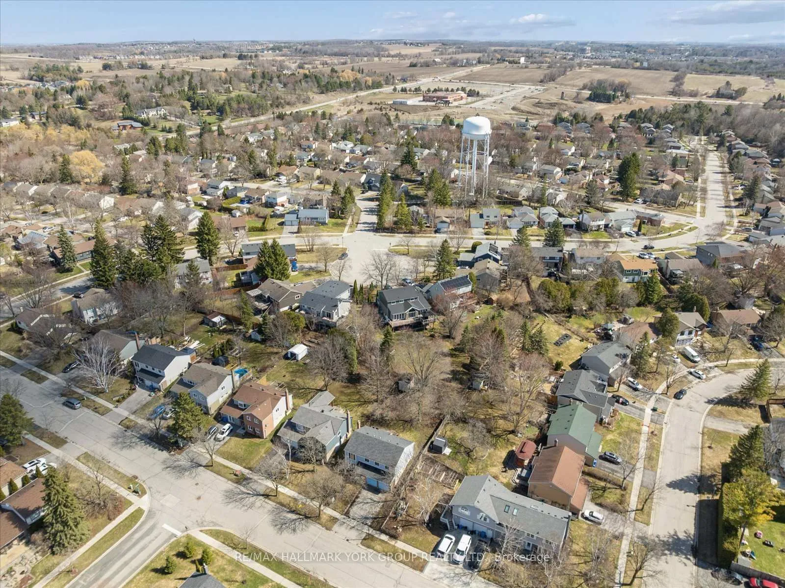 Photo 30 of 47 Holland River Boulevard, East Gwillimbury, Holland Landing — HOMEH