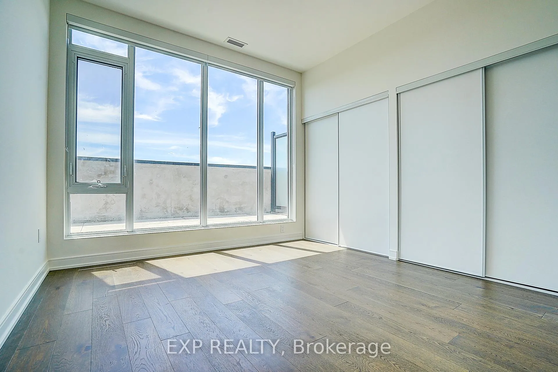 Photo 12 of Unit B1503, 715 Davis Drive, Newmarket, Huron Heights-Leslie Valley — HOMEH
