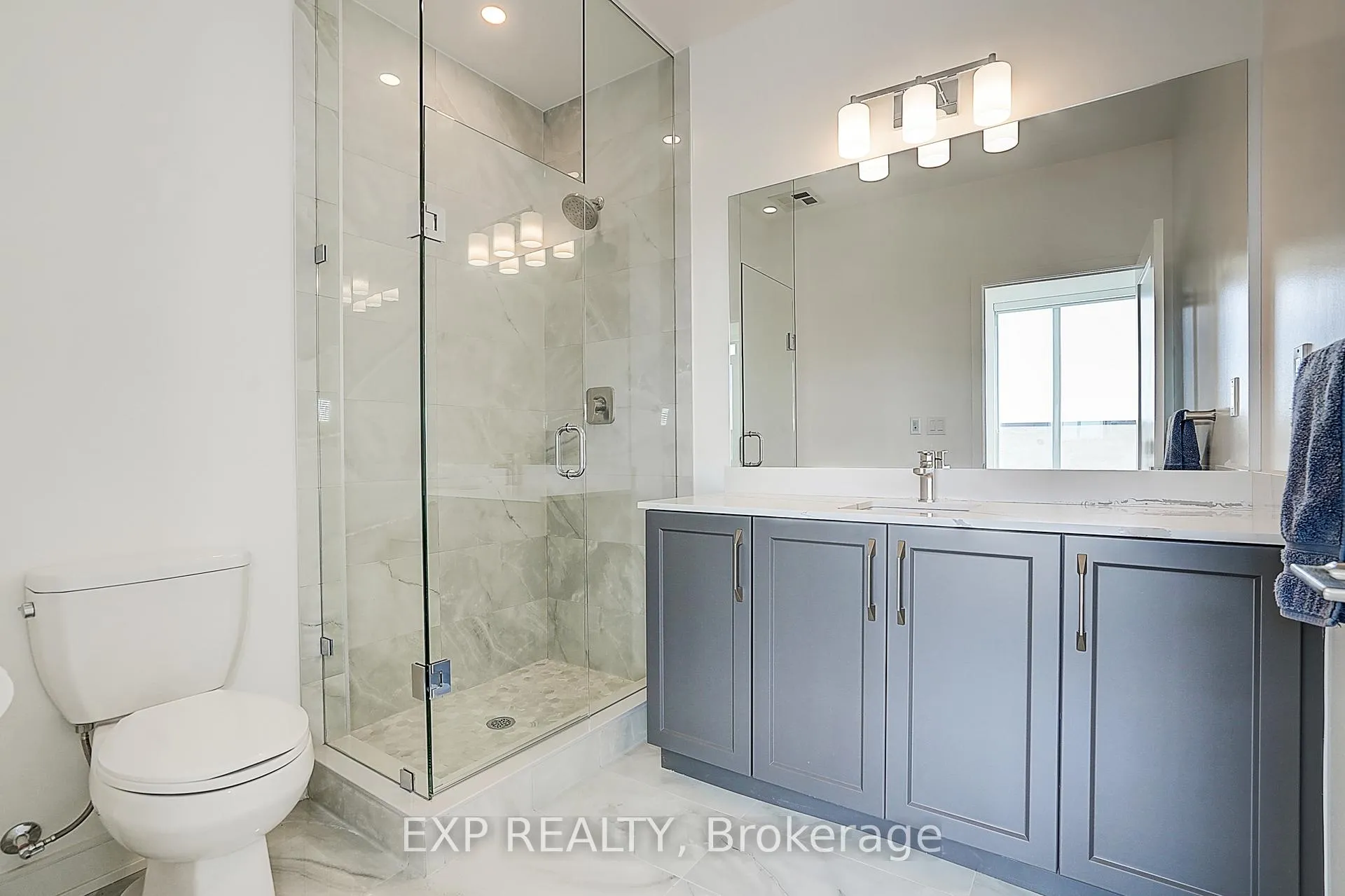 Photo 15 of Unit B1503, 715 Davis Drive, Newmarket, Huron Heights-Leslie Valley — HOMEH