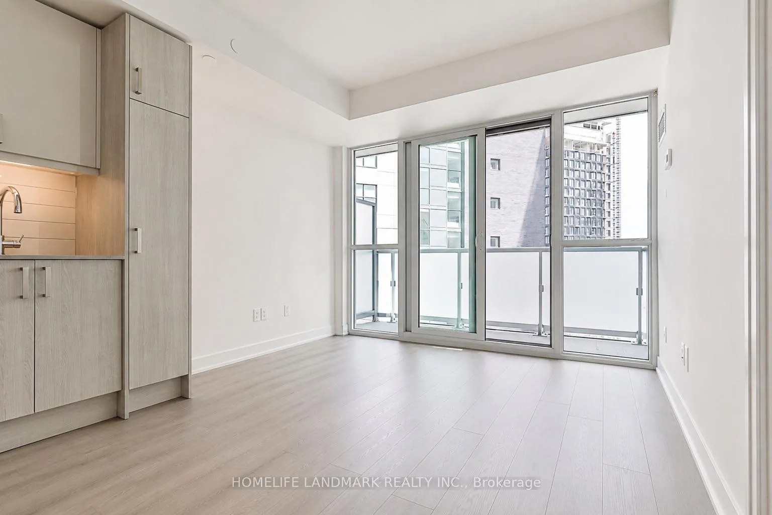 Photo 4 of Unit 2303, 77 Mutual Street, Toronto, Church-Yonge Corridor — HOMEH