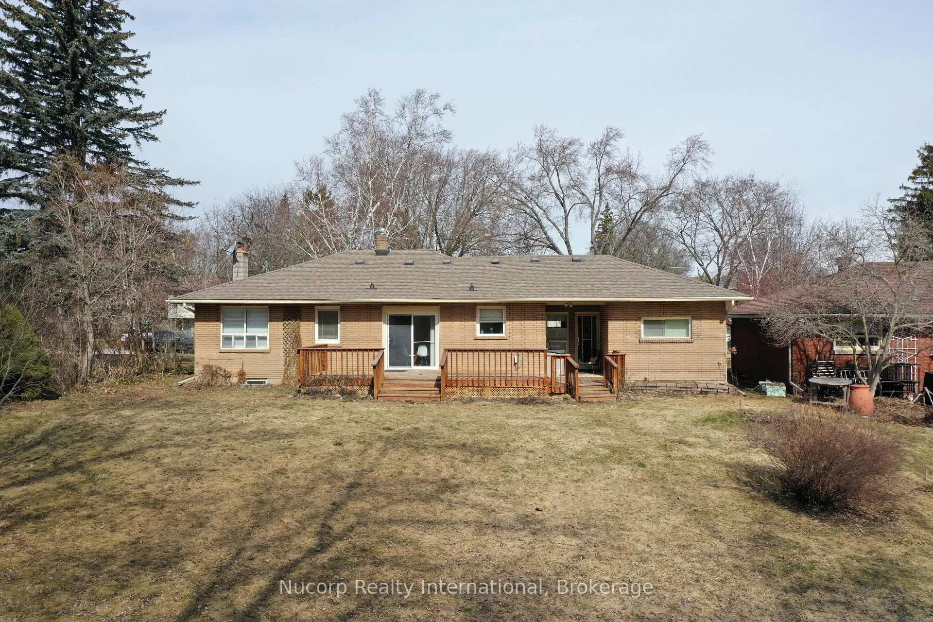 Photo 5 of 774 Sutherland Avenue, Newmarket, Gorham-College Manor — HOMEH