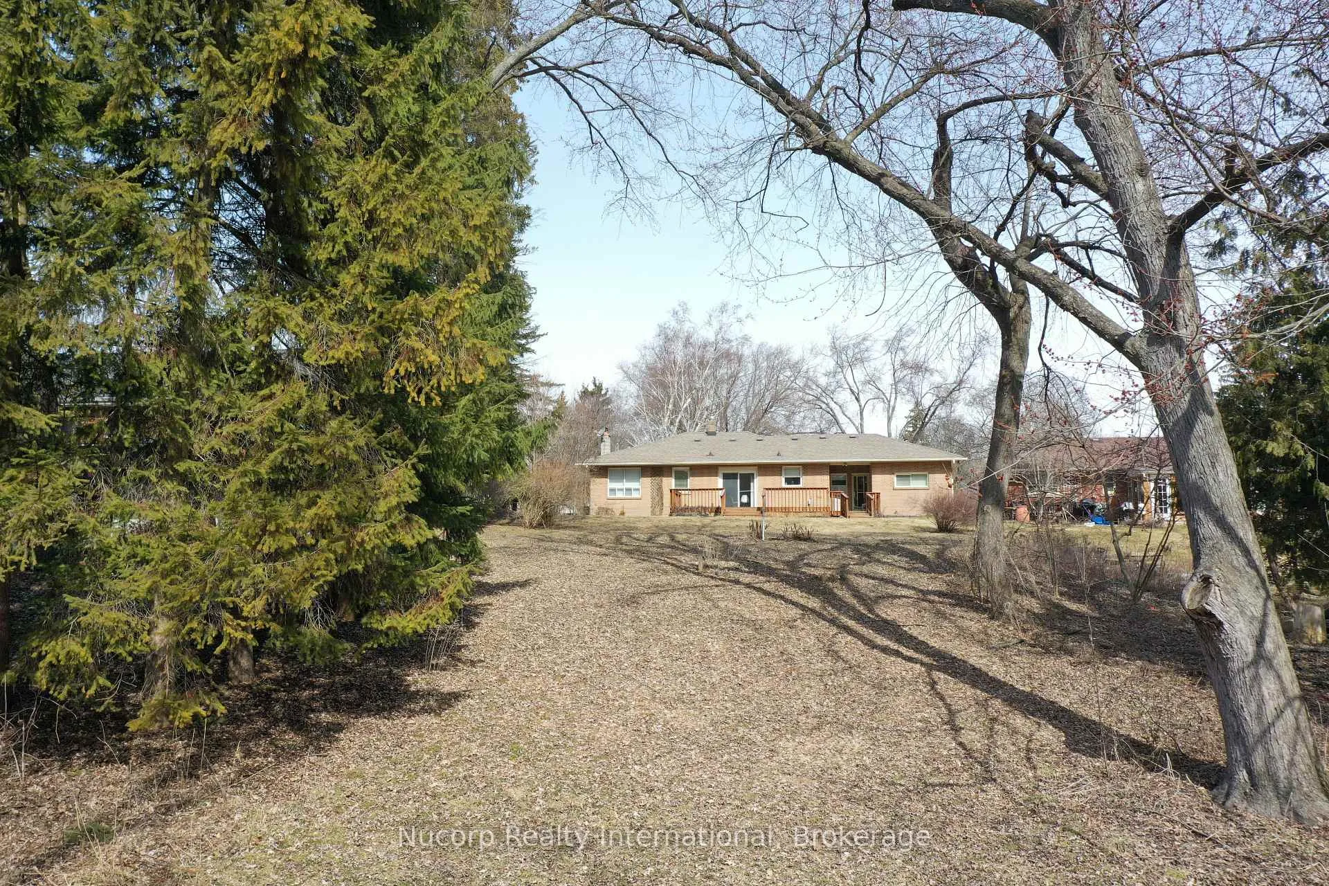 Photo 9 of 774 Sutherland Avenue, Newmarket, Gorham-College Manor — HOMEH