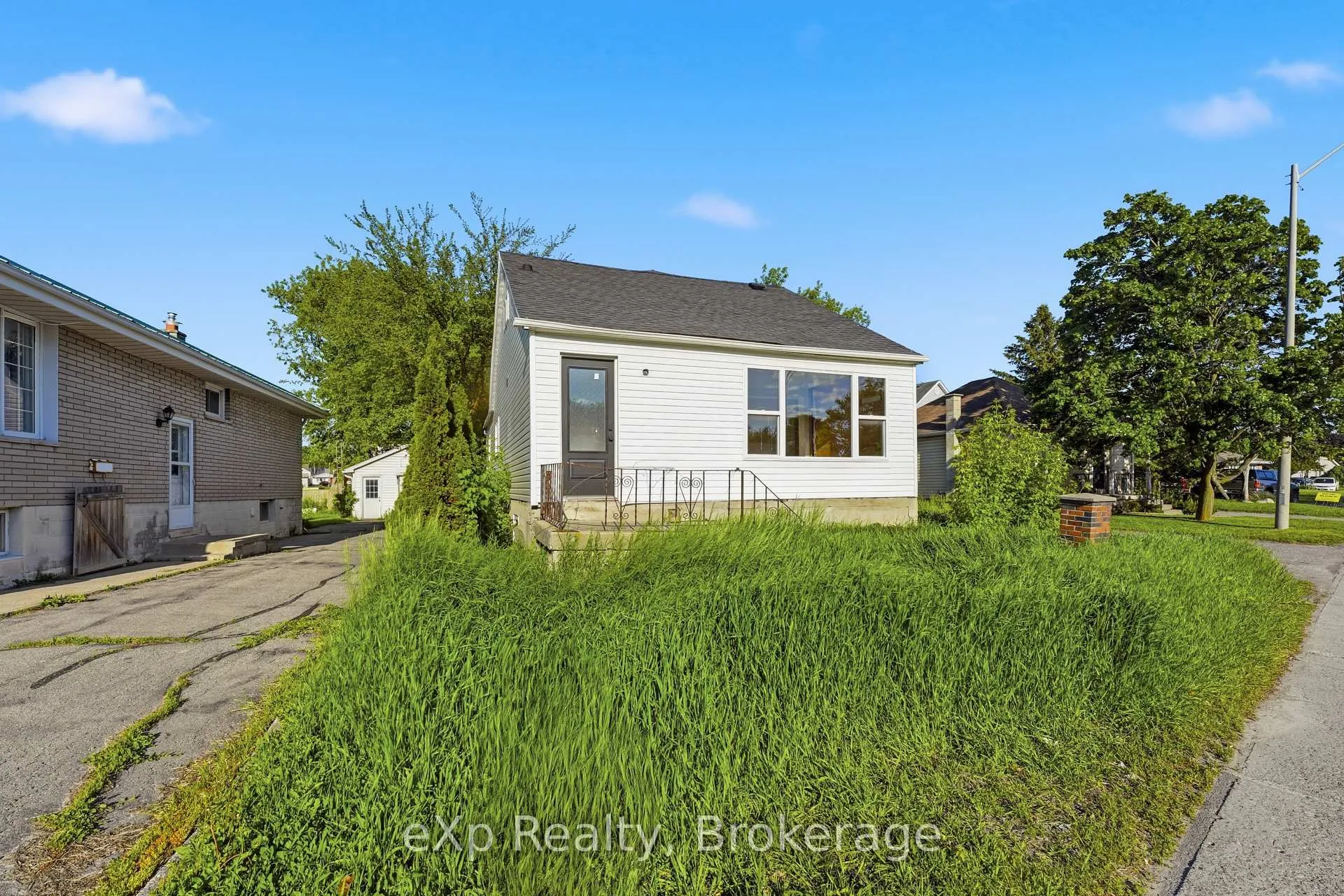 Photo 1 of 195 Sidney Street, Quinte West, Trenton Ward — HOMEH