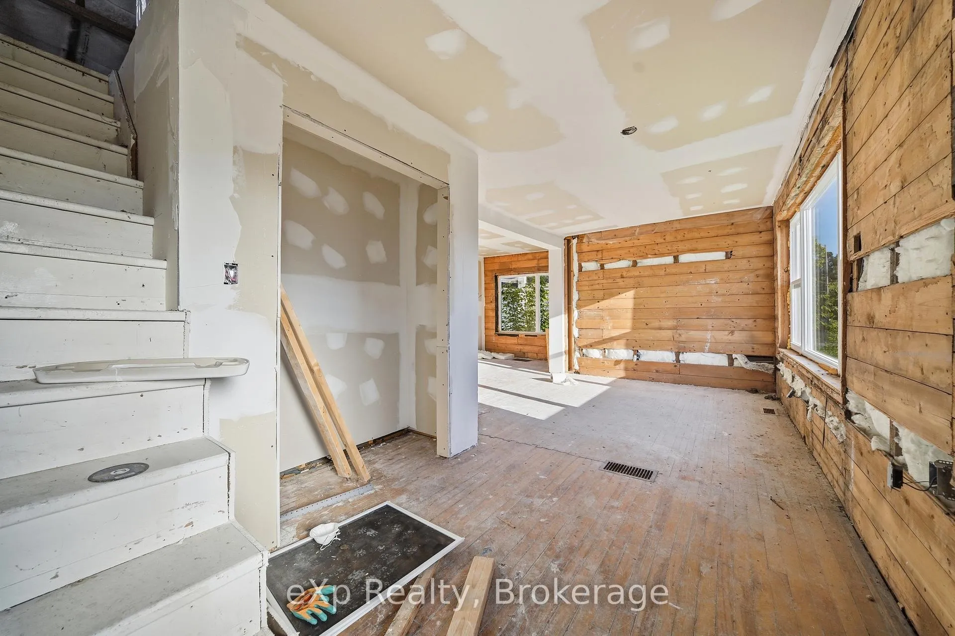 Photo 5 of 195 Sidney Street, Quinte West, Trenton Ward — HOMEH