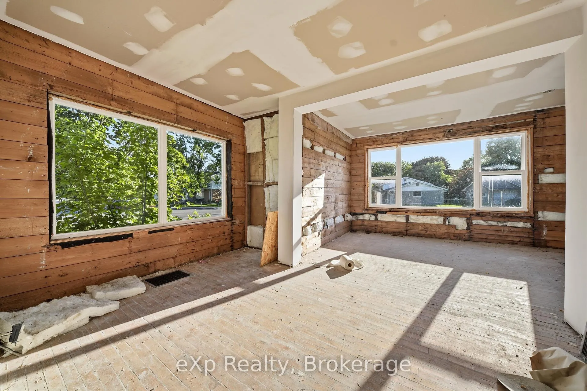 Photo 7 of 195 Sidney Street, Quinte West, Trenton Ward — HOMEH