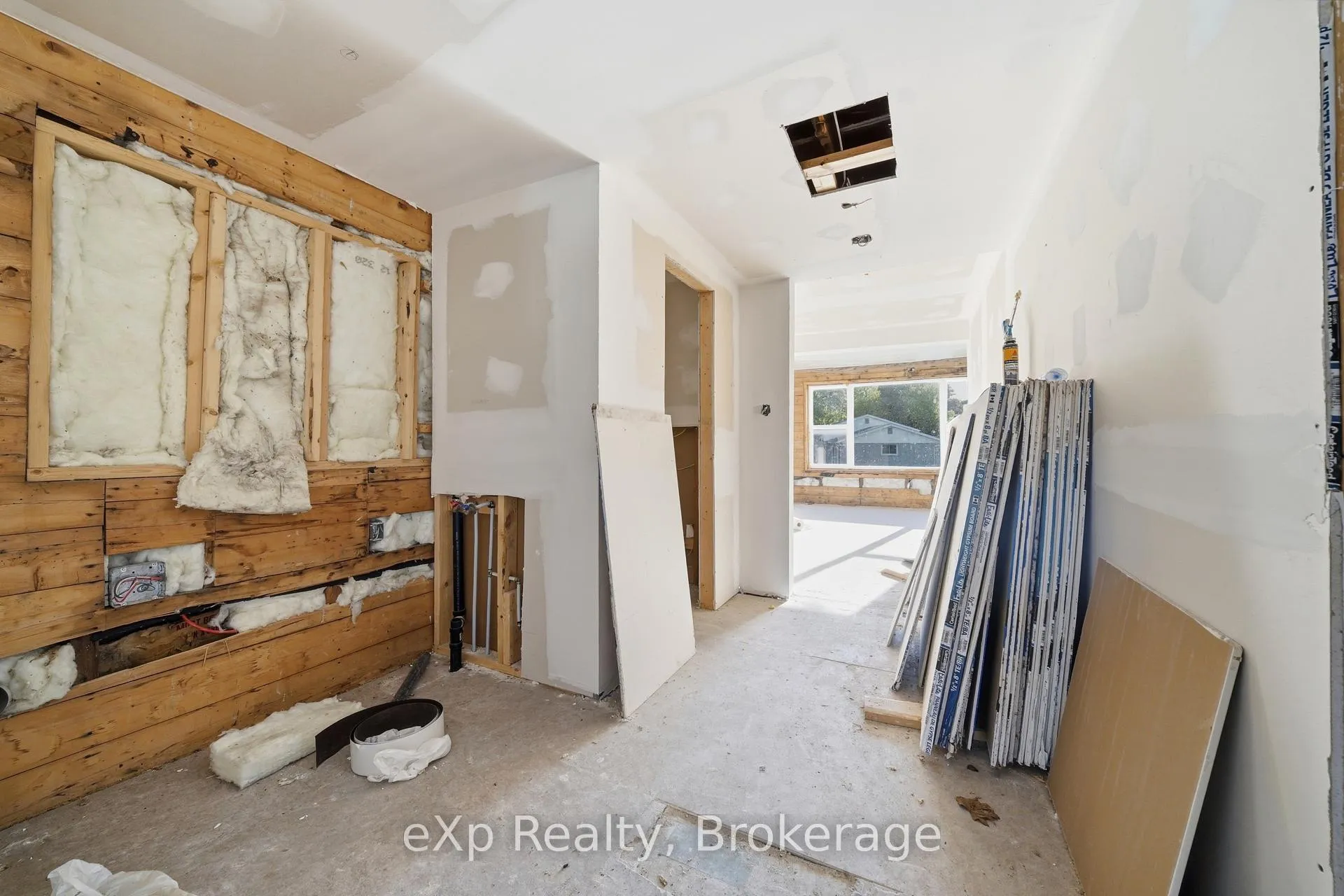 Photo 10 of 195 Sidney Street, Quinte West, Trenton Ward — HOMEH