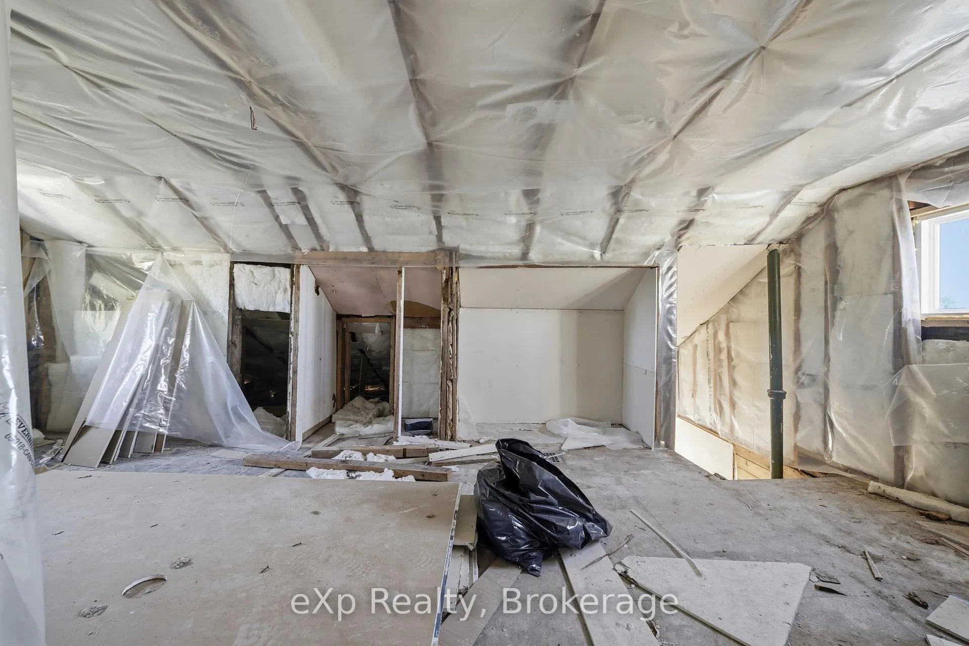 Photo 16 of 195 Sidney Street, Quinte West, Trenton Ward — HOMEH