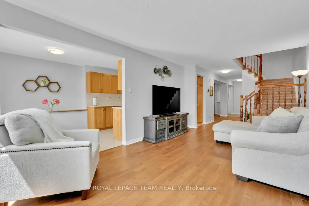 Photo 10 of 111 Fairlop Way, Ottawa, Barrhaven - Longfields — HOMEH