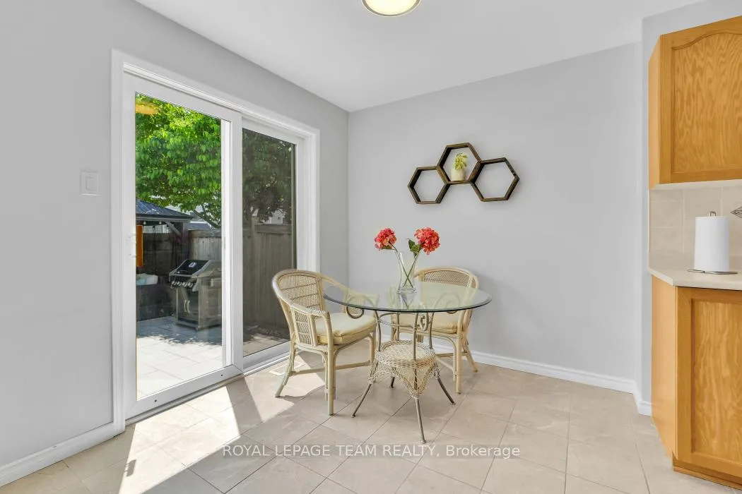Photo 13 of 111 Fairlop Way, Ottawa, Barrhaven - Longfields — HOMEH