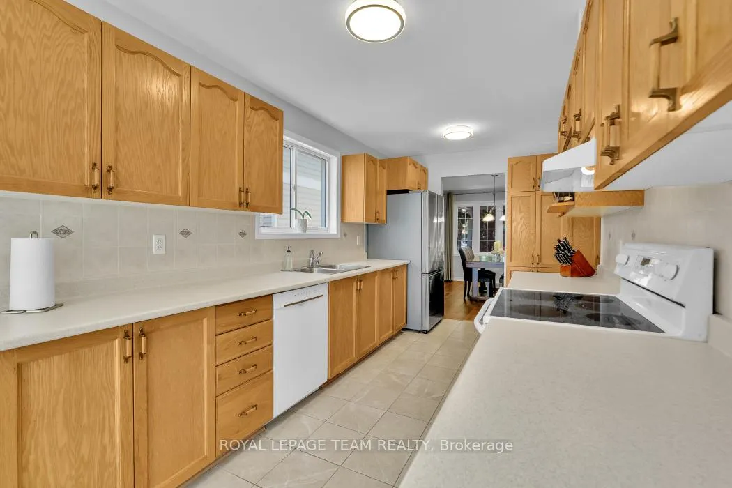 Photo 14 of 111 Fairlop Way, Ottawa, Barrhaven - Longfields — HOMEH