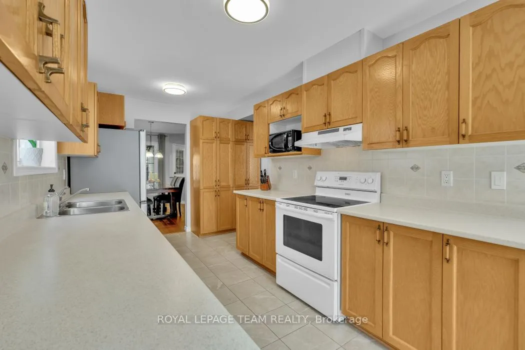 Photo 15 of 111 Fairlop Way, Ottawa, Barrhaven - Longfields — HOMEH