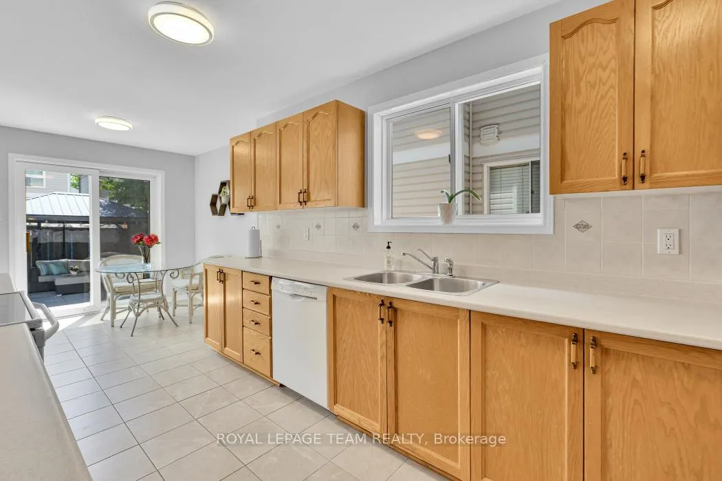 Photo 16 of 111 Fairlop Way, Ottawa, Barrhaven - Longfields — HOMEH
