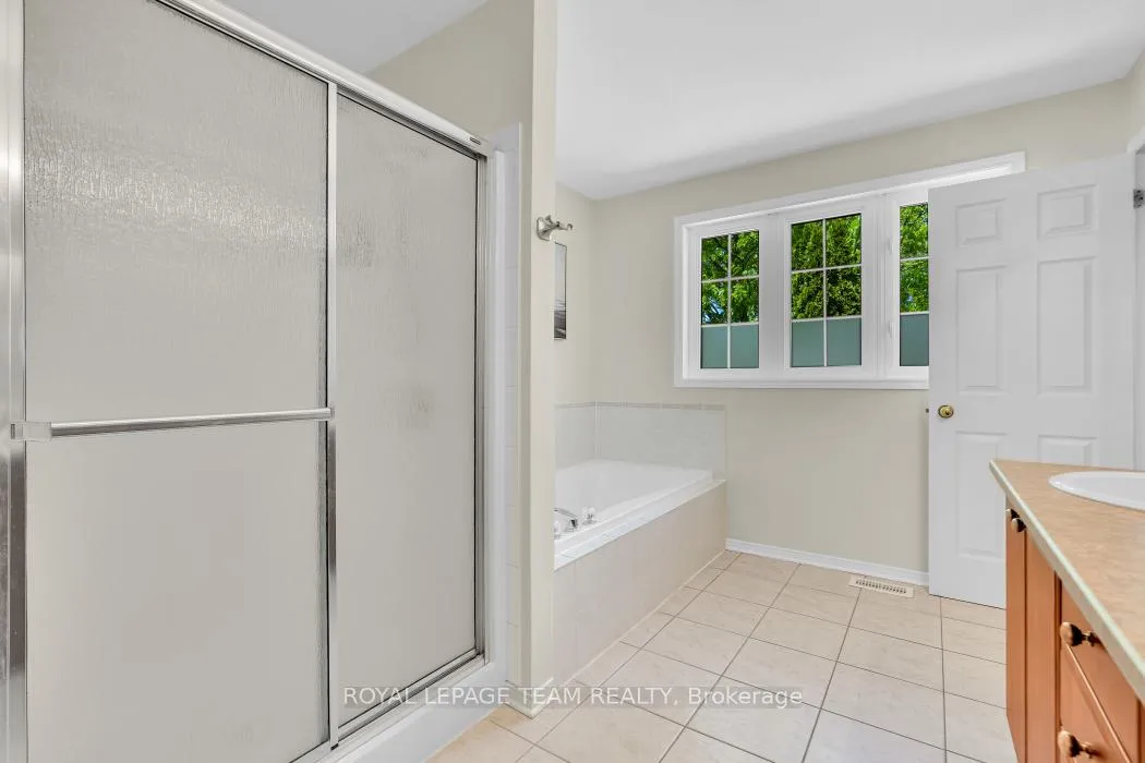 Photo 23 of 111 Fairlop Way, Ottawa, Barrhaven - Longfields — HOMEH