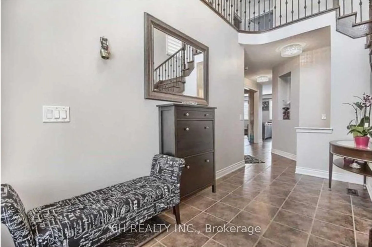 Photo 4 of 753 Prest Way, Newmarket, Woodland Hill — HOMEH