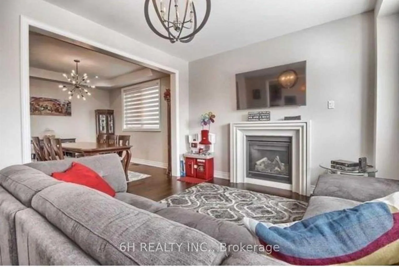 Photo 9 of 753 Prest Way, Newmarket, Woodland Hill — HOMEH