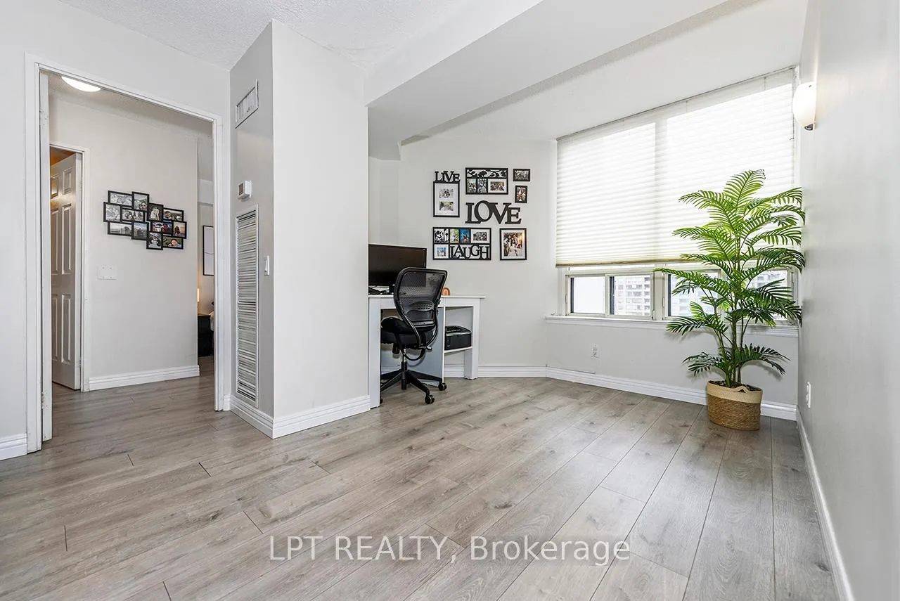Photo 11 of Unit 710, 7 Bishop Avenue, North York, Newtonbrook East — HOMEH