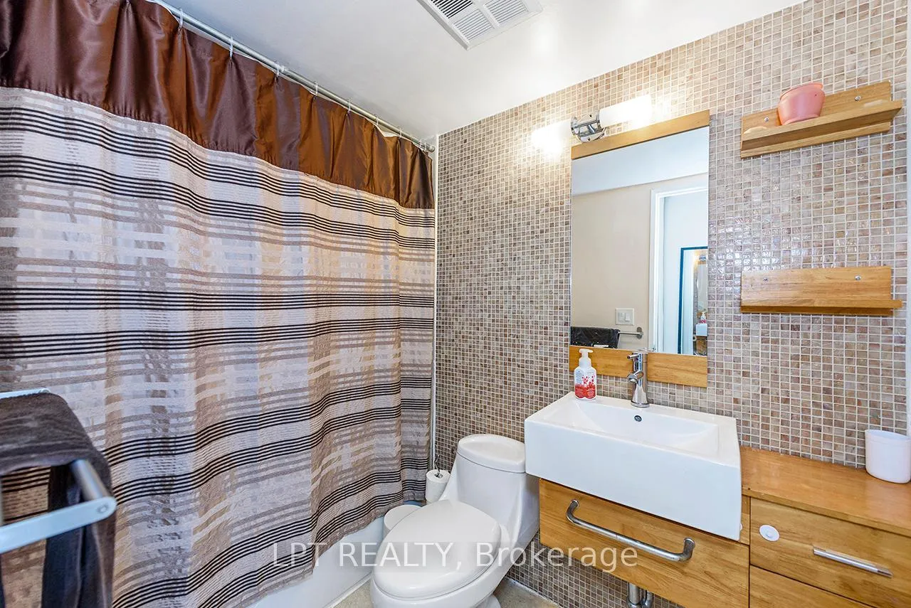 Photo 16 of Unit 710, 7 Bishop Avenue, North York, Newtonbrook East — HOMEH