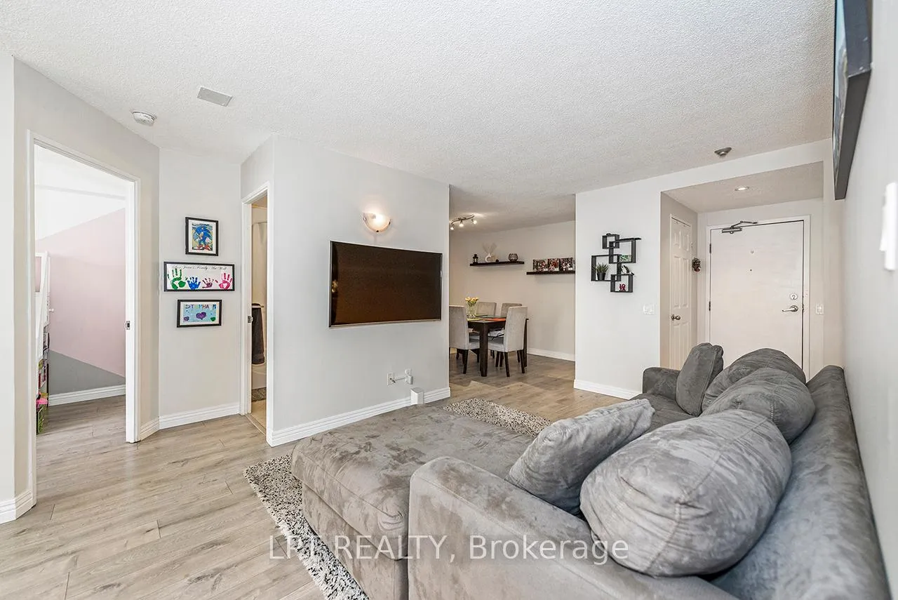 Photo 18 of Unit 710, 7 Bishop Avenue, North York, Newtonbrook East — HOMEH