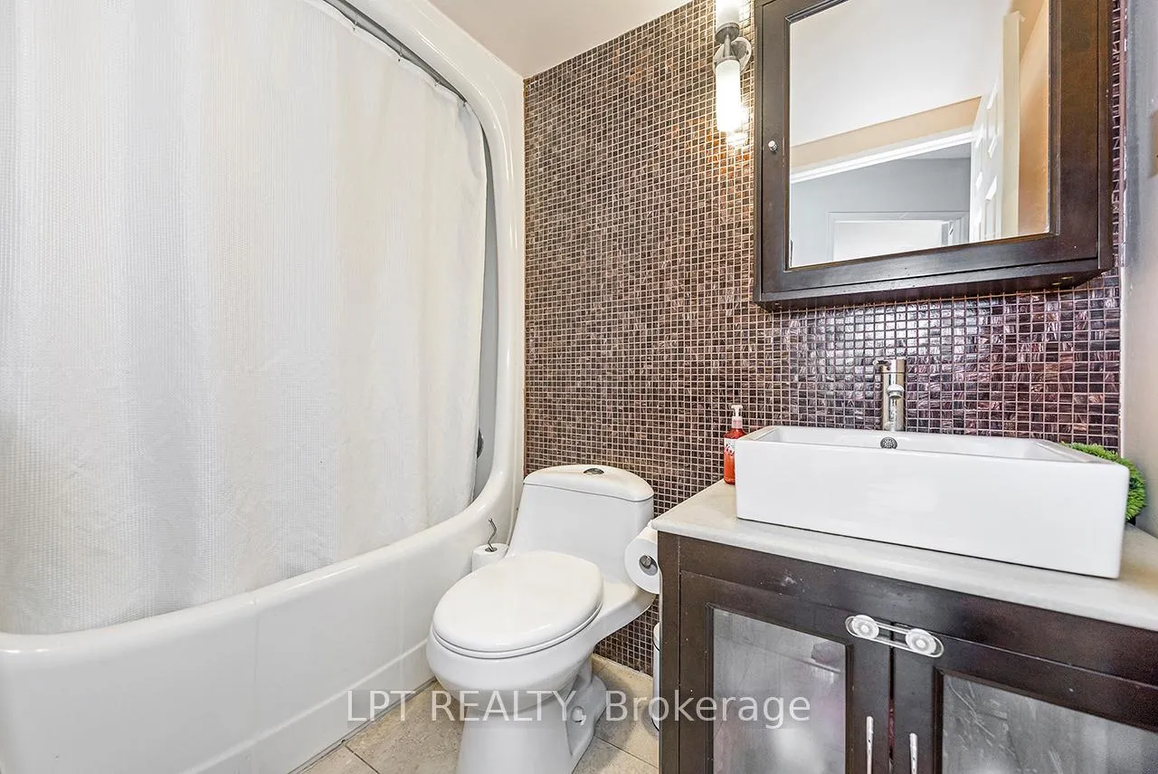 Photo 22 of Unit 710, 7 Bishop Avenue, North York, Newtonbrook East — HOMEH