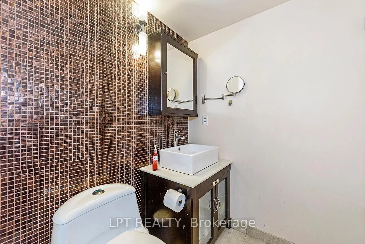 Photo 23 of Unit 710, 7 Bishop Avenue, North York, Newtonbrook East — HOMEH