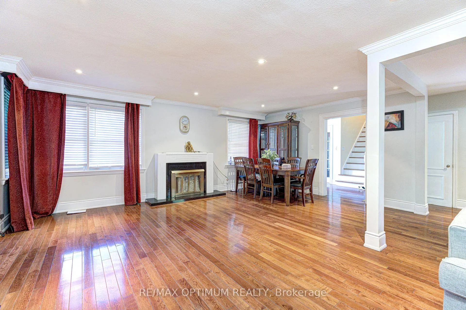 Photo 6 of 18 Armstrong Street, Brampton, Downtown Brampton — HOMEH