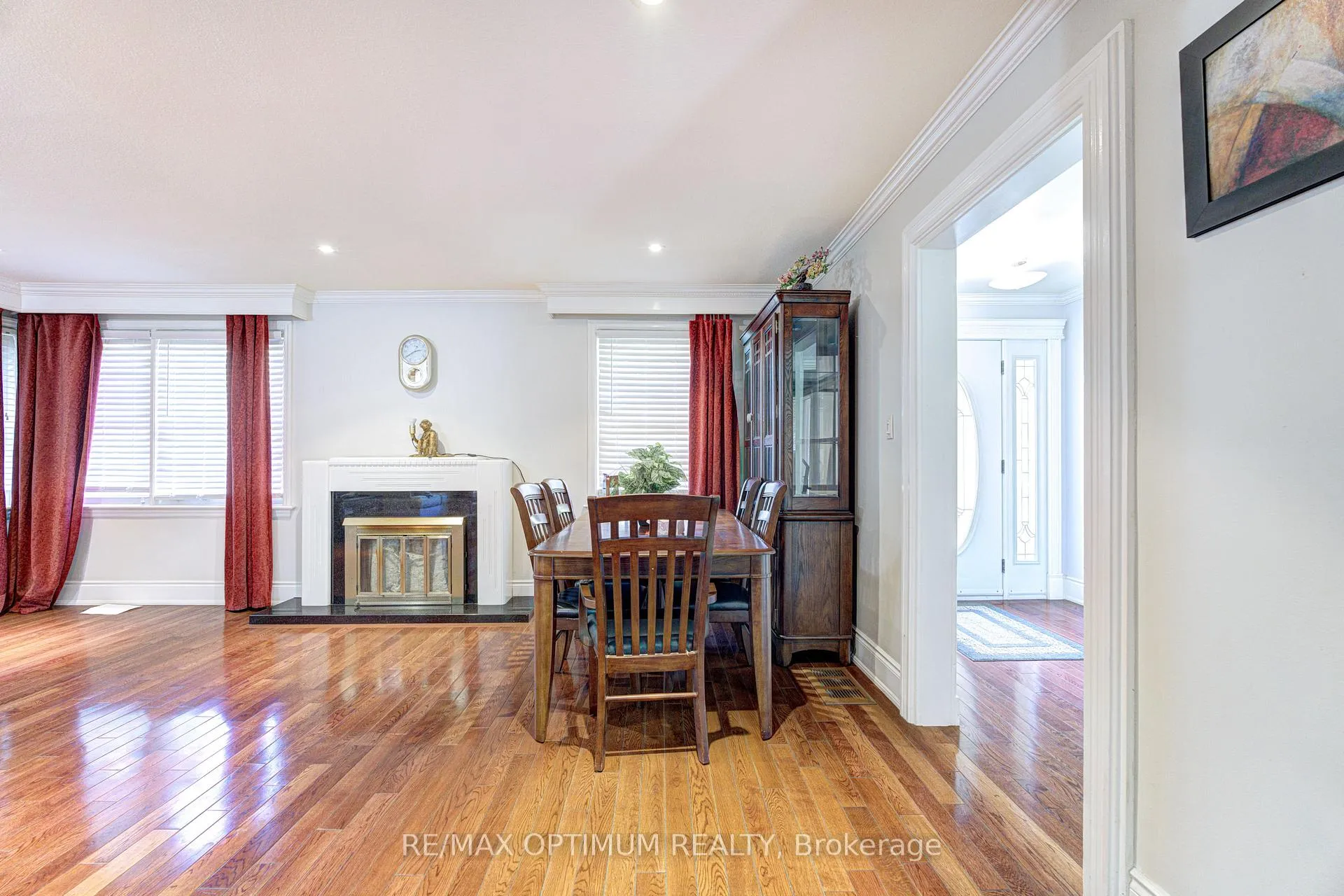 Photo 7 of 18 Armstrong Street, Brampton, Downtown Brampton — HOMEH