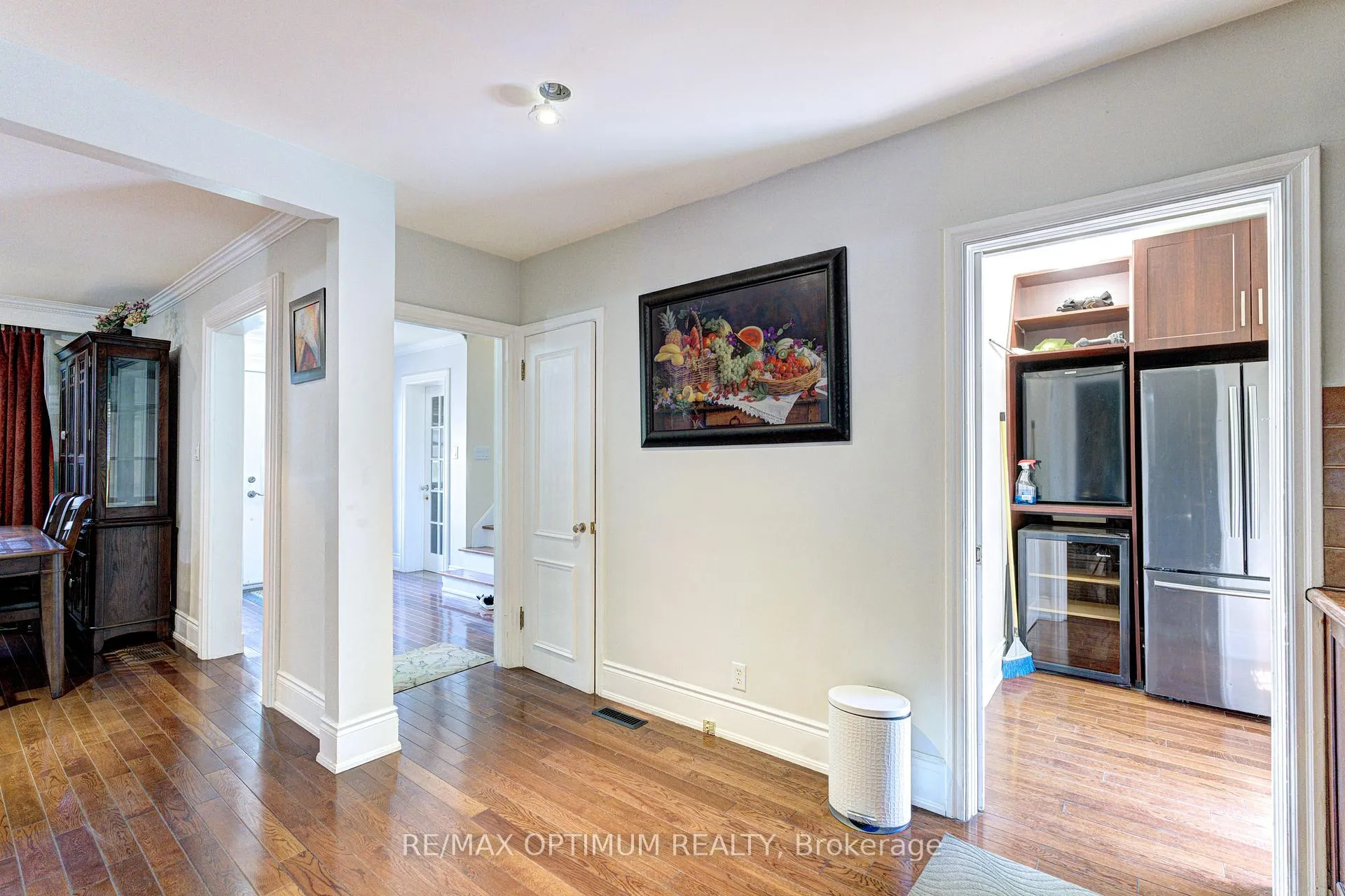 Photo 12 of 18 Armstrong Street, Brampton, Downtown Brampton — HOMEH