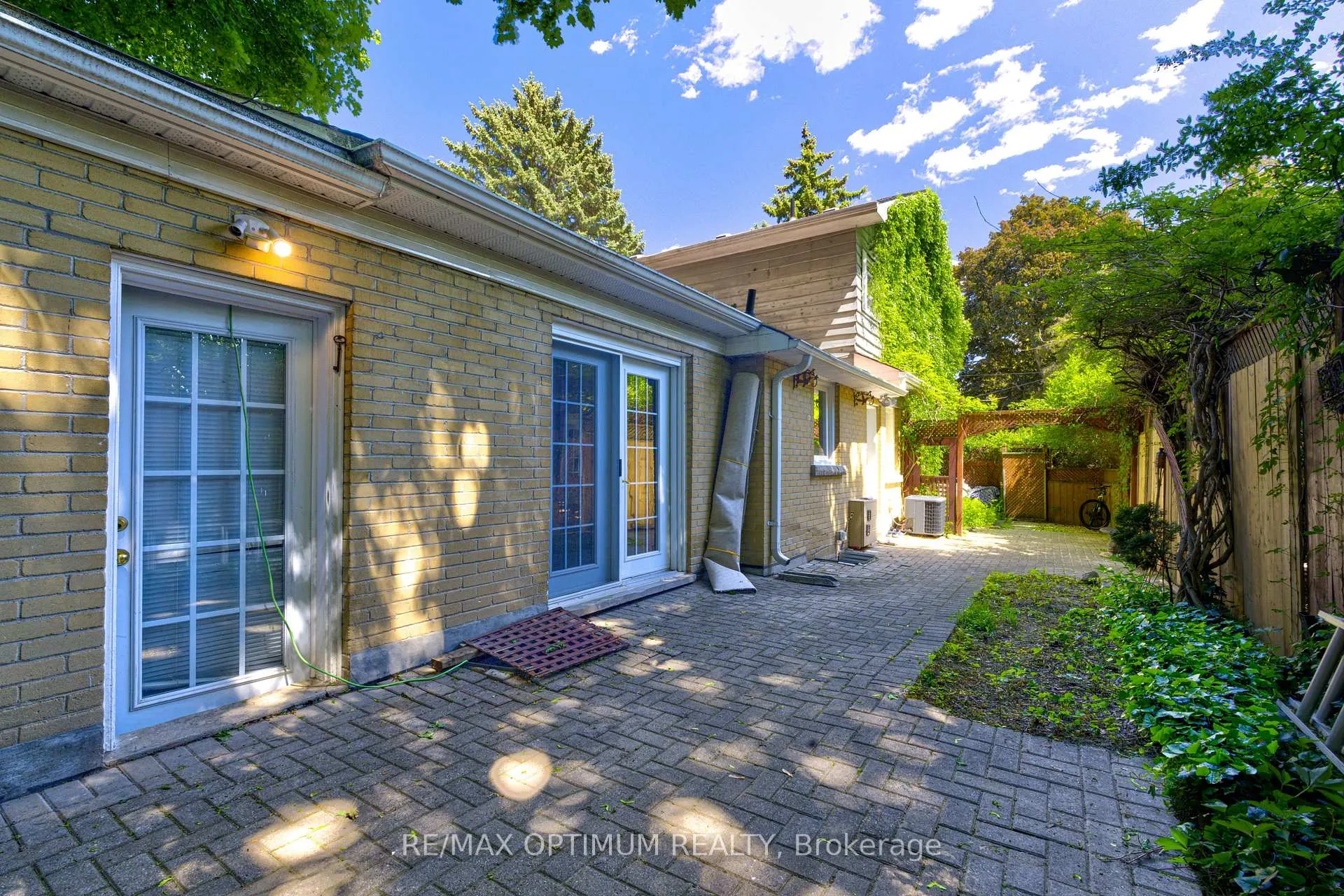 Photo 41 of 18 Armstrong Street, Brampton, Downtown Brampton — HOMEH