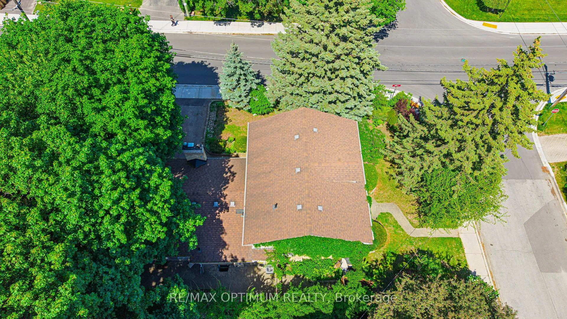 Photo 42 of 18 Armstrong Street, Brampton, Downtown Brampton — HOMEH