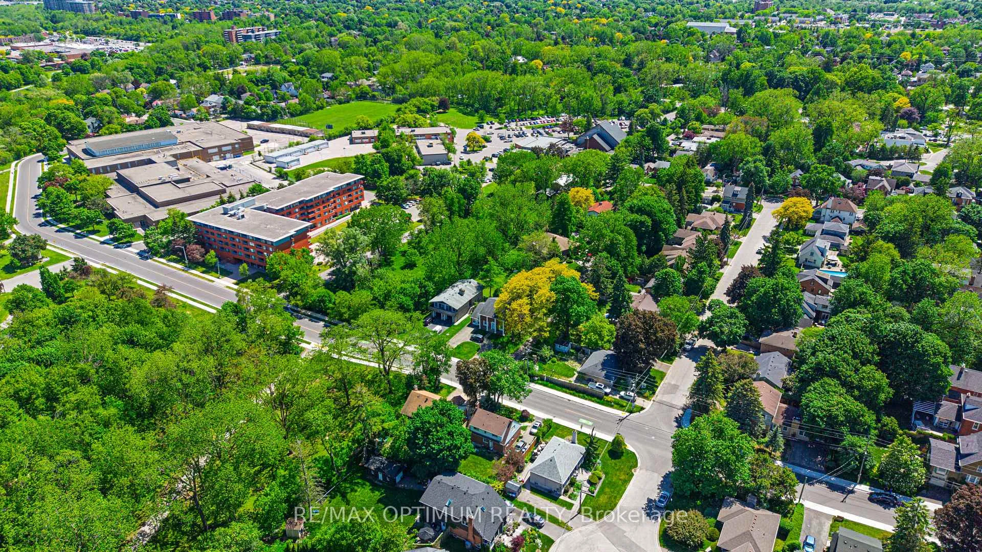 Photo 47 of 18 Armstrong Street, Brampton, Downtown Brampton — HOMEH