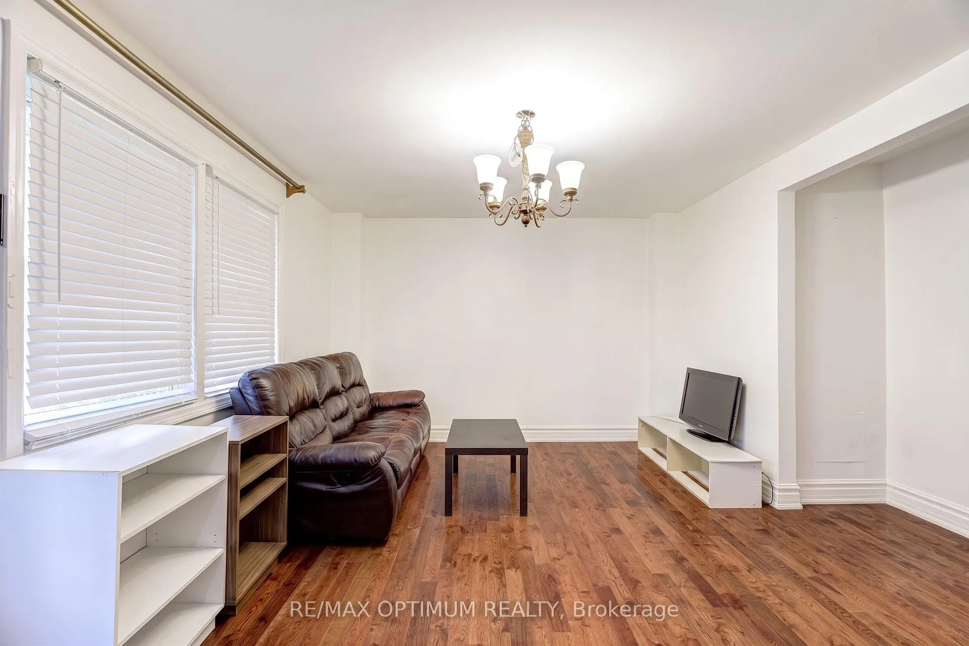 Photo 25 of 18 Armstrong Street, Brampton, Downtown Brampton — HOMEH