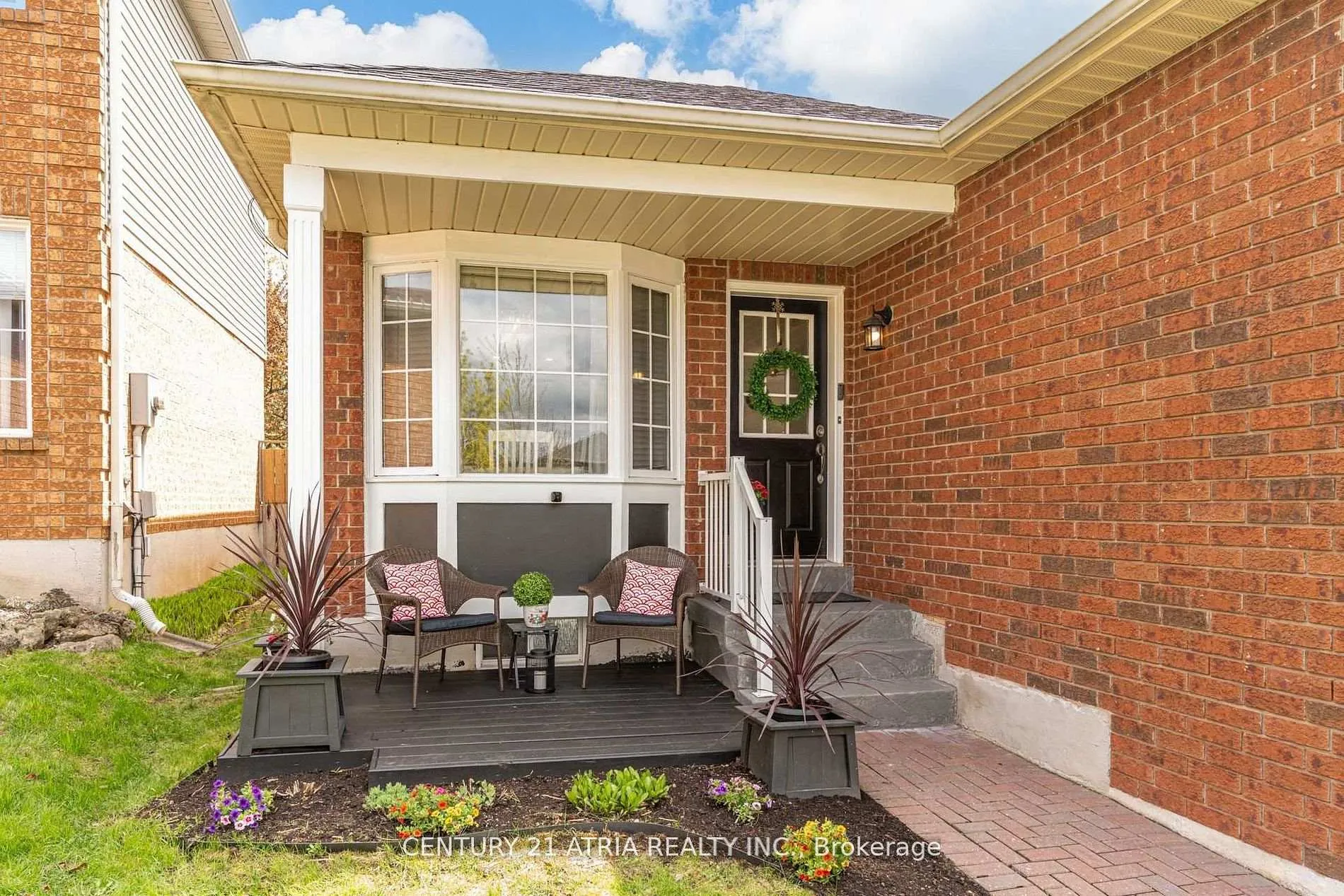 Photo 3 of 1155 Ridgemount Boulevard, Oshawa, Pinecrest — HOMEH