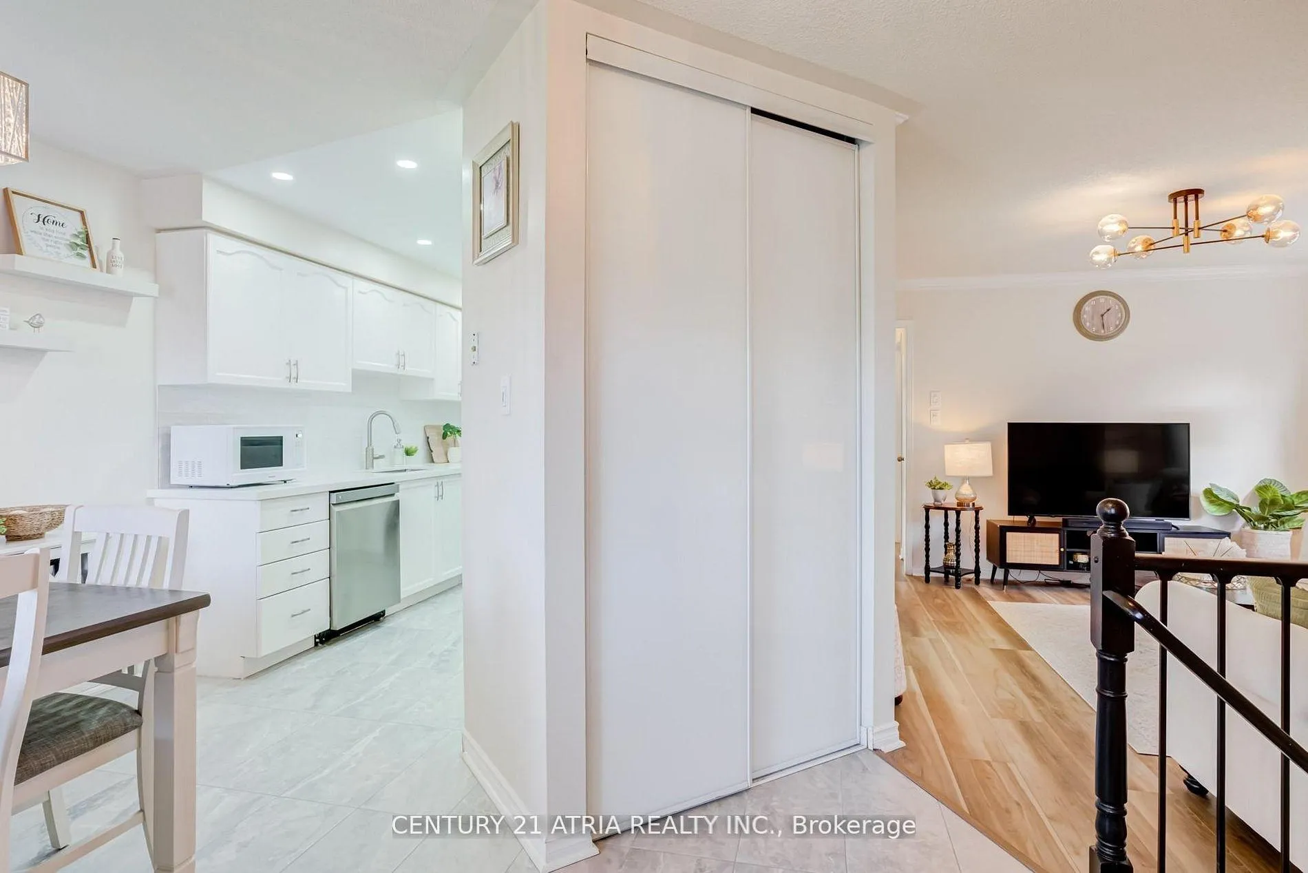 Photo 5 of 1155 Ridgemount Boulevard, Oshawa, Pinecrest — HOMEH