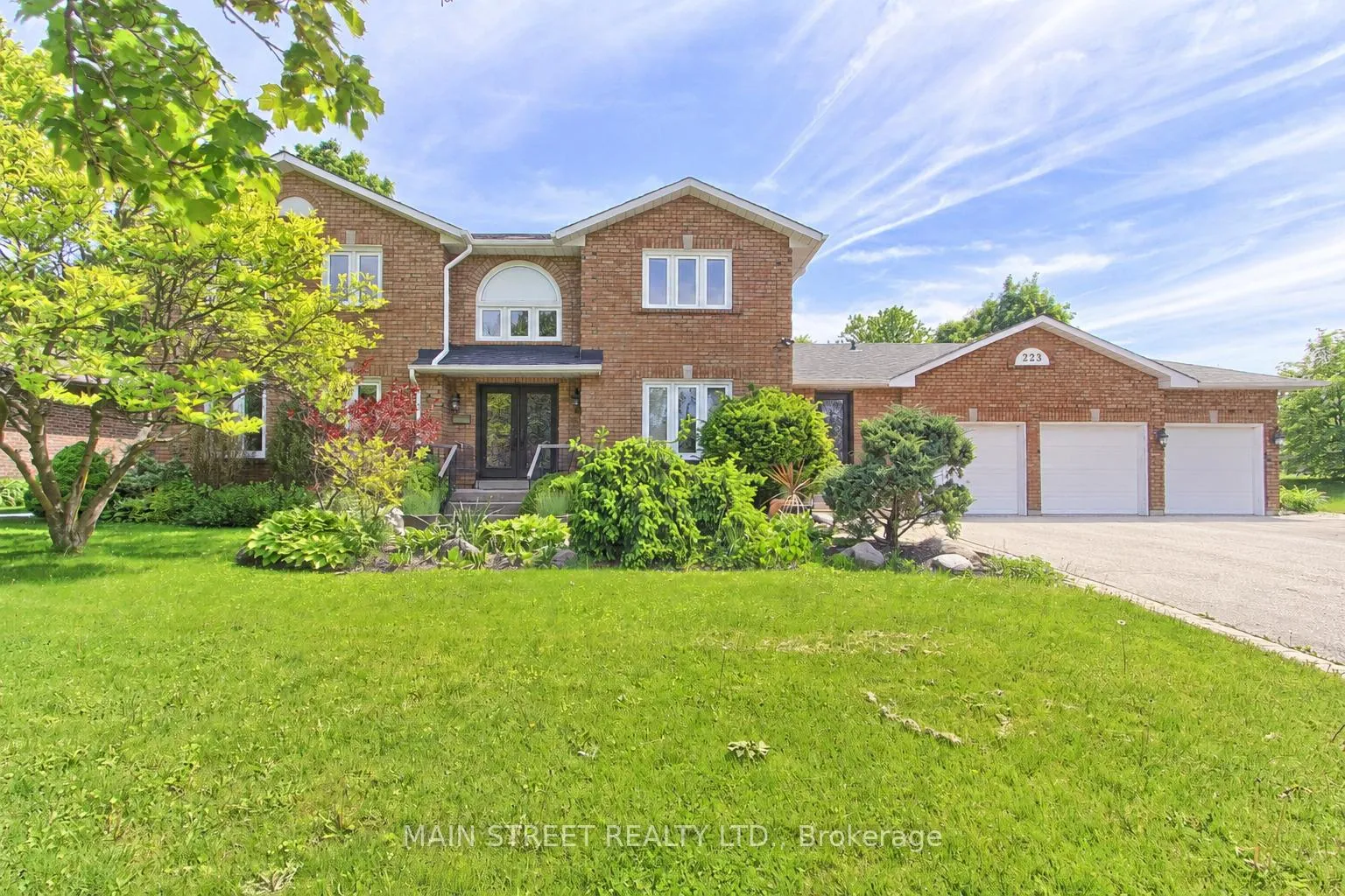 Photo 1 of 223 Burns Boulevard, King, King City — HOMEH