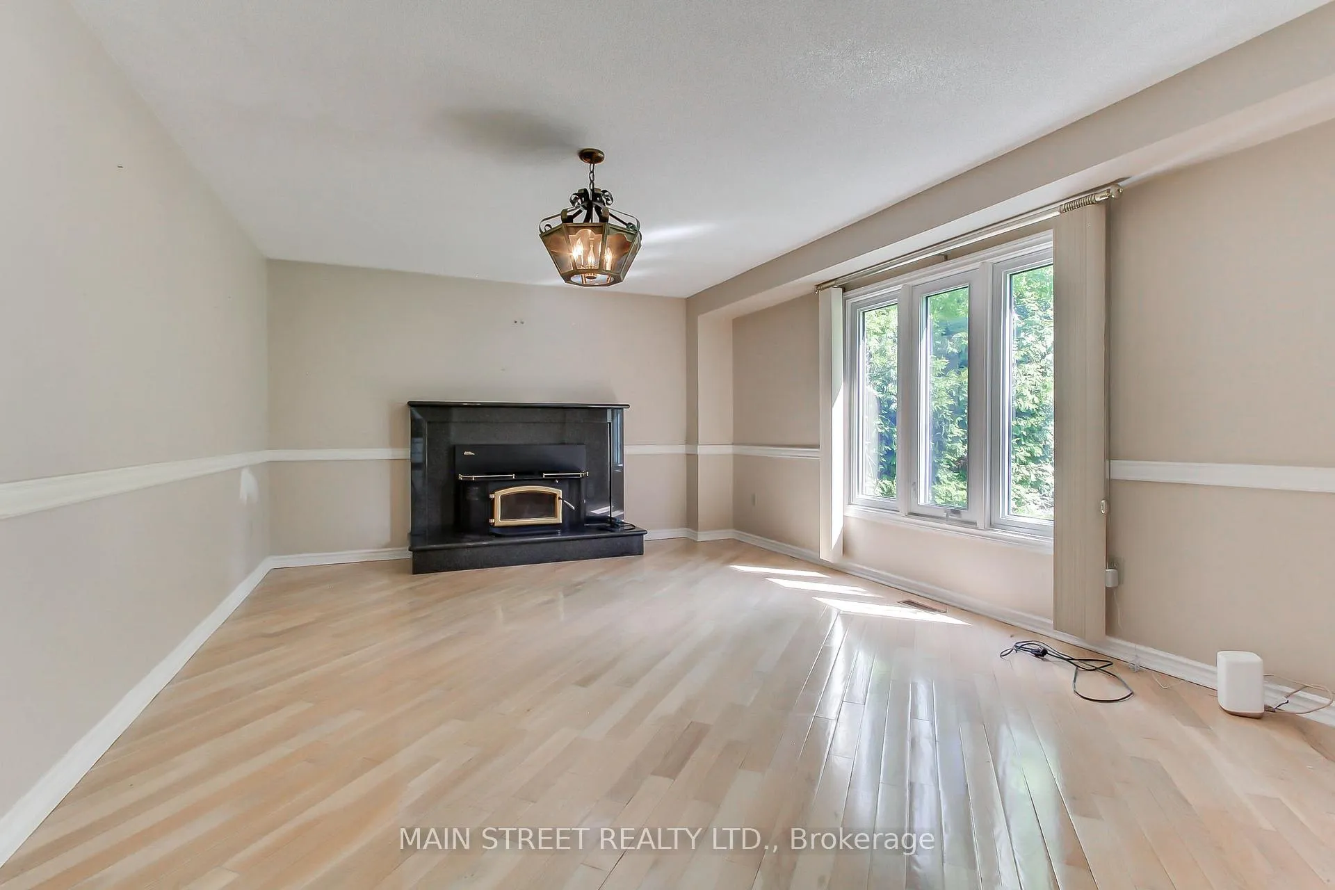 Photo 12 of 223 Burns Boulevard, King, King City — HOMEH
